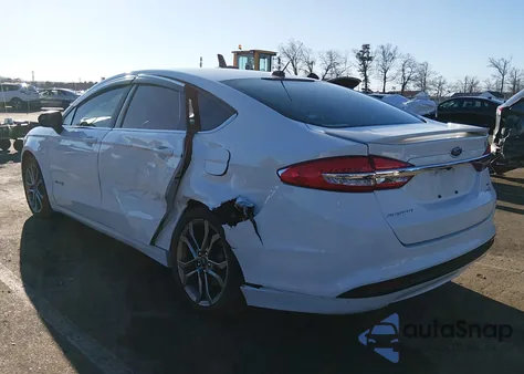 2017 Ford Fusion Hybrid Se z USA, uszkodzony, nr VIN 3FA6P0LU7HR285396